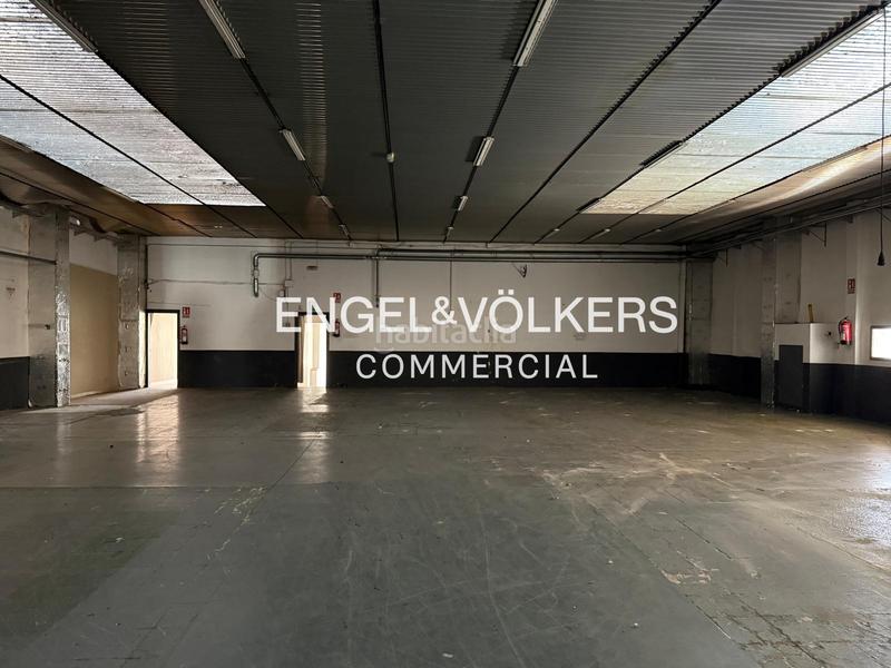 Foto 93695722-3485-4747-893a-30a54bfbcadc. Rent industrial building in Centre Sabadell