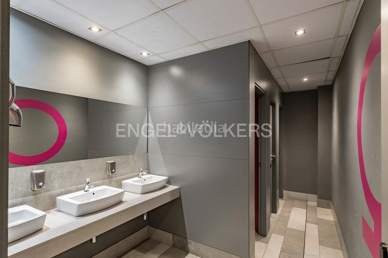 Foto 5a7c2ad0-fec5-43d2-9570-41e589576f24. Lloguer oficina a Zona Industrial Prat de Llobregat (El)