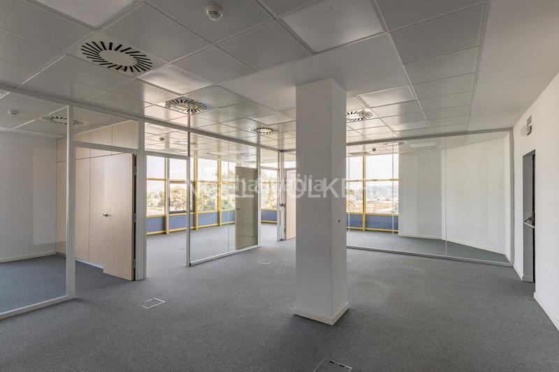 Foto a772b102-7850-442b-82c8-b43519291ae2. Location bureau dans Zona Industrial Prat de Llobregat (El)