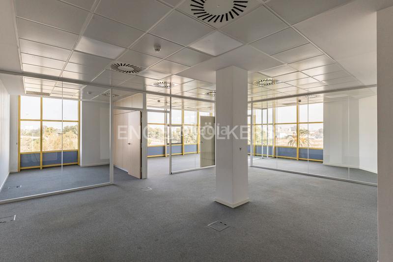 Foto a77dcafe-ec2e-4533-92ec-859d08a178ae. Miete büro in Zona Industrial Prat de Llobregat (El)