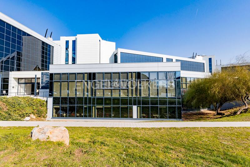 Foto 788be599-09fb-4c56-ae24-4918706f5113. Rent office space in Zona Industrial Prat de Llobregat (El)