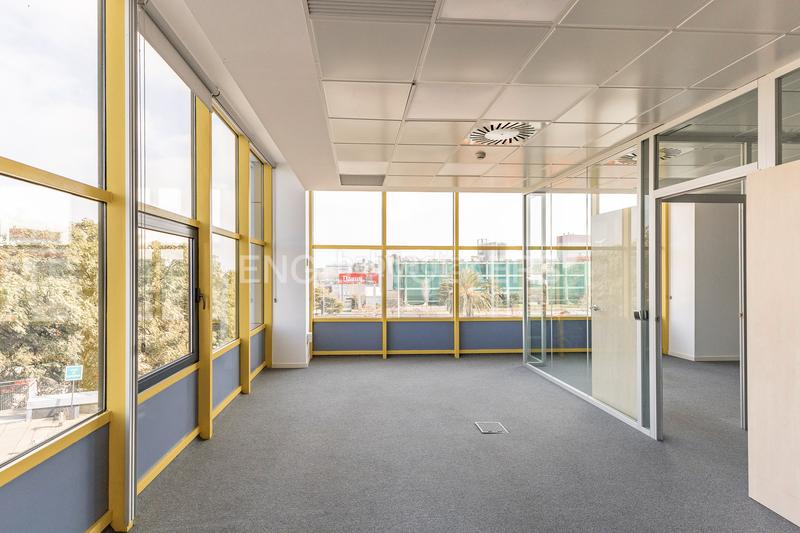 Foto b44d3cf8-6925-47d6-a950-94bc30b93934. Rent office space in Zona Industrial Prat de Llobregat (El)