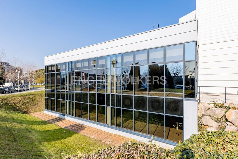 Foto ece8ba83-a5d5-442e-93c7-b585958cfa91. Rent office space in Zona Industrial Prat de Llobregat (El)