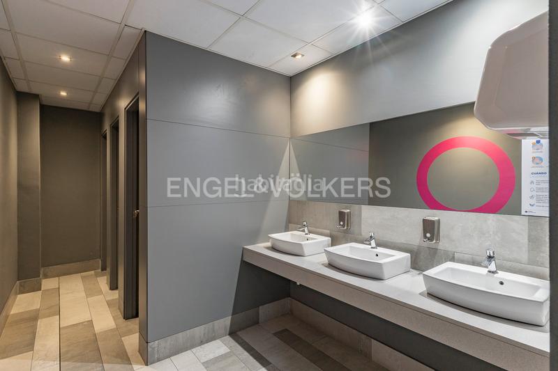 Foto f1edf10d-3a79-40d9-97e0-06e47e7db6b7. Rent office space in Zona Industrial Prat de Llobregat (El)