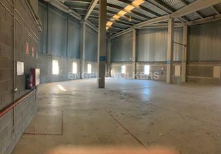 Lloguer Nau industrial a Centre. Nave tipo b en alquiler en el polígono can fatjó de rubí