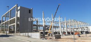 Lloguer Local Comercial a Centre. Local disponible en parque comercial via sabadell