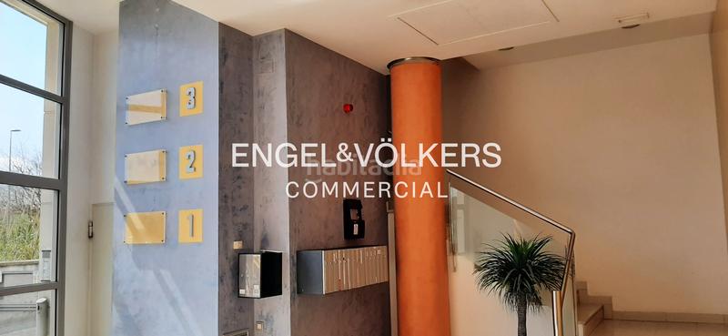 Foto b8a39b90-b44e-4ef2-9be1-de64d019d2a4. Location bureau dans Eixample Sant Cugat del Vallès