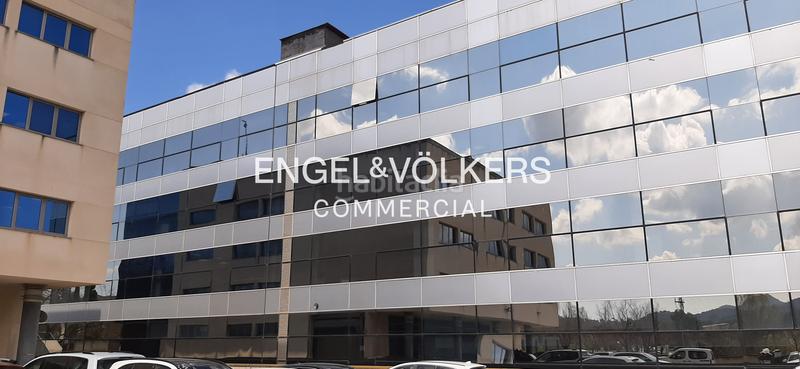 Foto 5cd75193-b089-449b-bfc6-8b3e580a6b11. Rent office space in Eixample Sant Cugat del Vallès