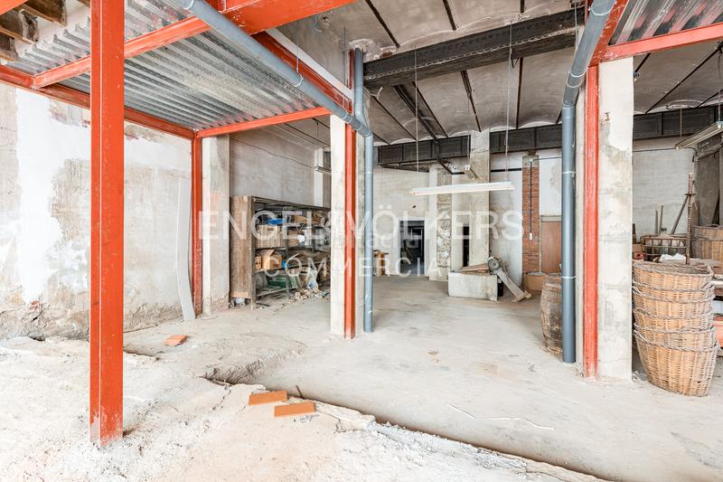 Foto 5cdf5115-2968-4fb2-bca5-5c377c92421b. Lloguer local comercial a Dreta de l´Eixample Barcelona