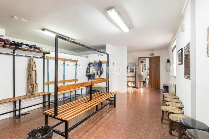 Foto 25aeb65b-d398-4357-868f-757951a3d3e4. Local commercial dans Putget - Farró Barcelona