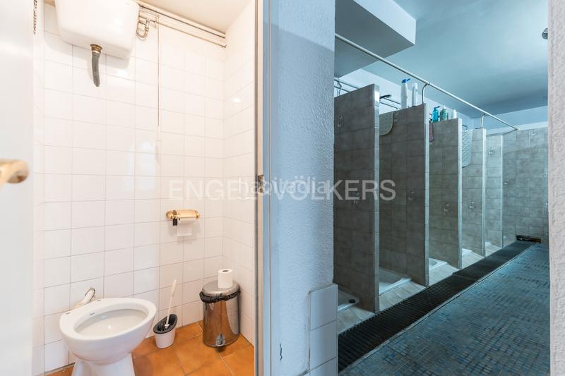 Foto 5b54cc5e-c534-46e3-af98-931727739064. Local commercial dans Putget - Farró Barcelona