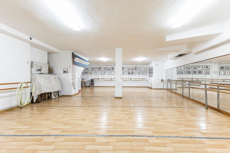 Foto ba60fb75-e959-4edb-a583-bb5c8d4a65cf. Local commercial dans Putget - Farró Barcelona