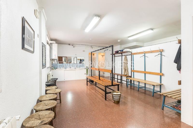 Foto bb007729-99da-4e30-a957-38ab8978bc7c. Local commercial dans Putget - Farró Barcelona