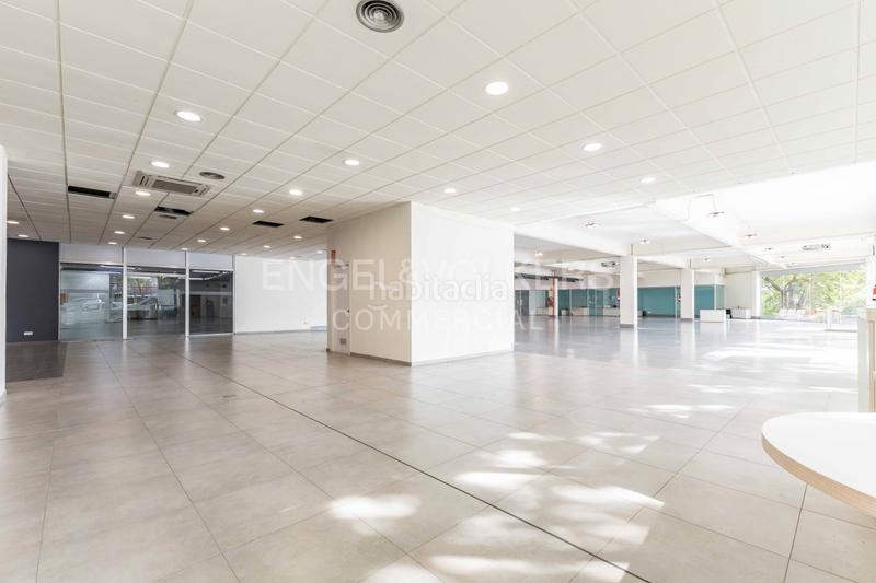 Foto 02461d88-d0ec-4939-abf0-ee16f549cdd0. Alquiler local comercial gran local de 1.500 m en alquiler en Barcelona