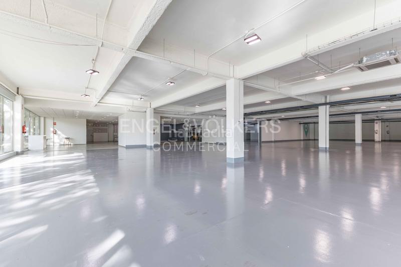 Foto 1614a4a6-e3c4-4a0d-bc6c-108306143dfc. Alquiler local comercial gran local de 1.500 m en alquiler en Barcelona