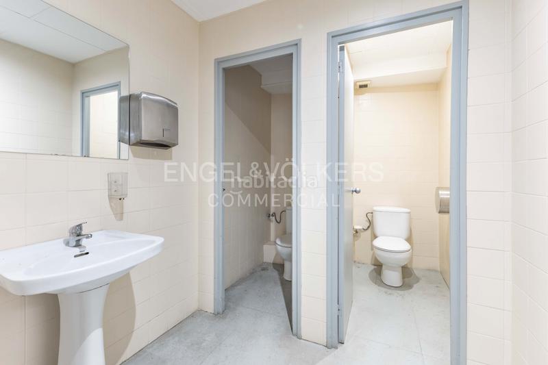 Foto 2f8d71eb-d090-445b-a9b0-0f79a74c0bb1. Alquiler local comercial gran local de 1.500 m en alquiler en Barcelona