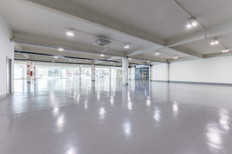 Foto 51bd3b01-0eca-4439-afc2-4da57fa3e4b1. Alquiler local comercial gran local de 1.500 m en alquiler en Barcelona