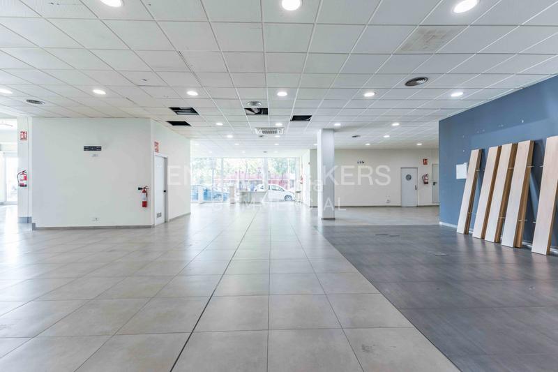 Foto 5561fff4-d49c-41f4-981d-a14f5cd5ce54. Alquiler local comercial gran local de 1.500 m en alquiler en Barcelona