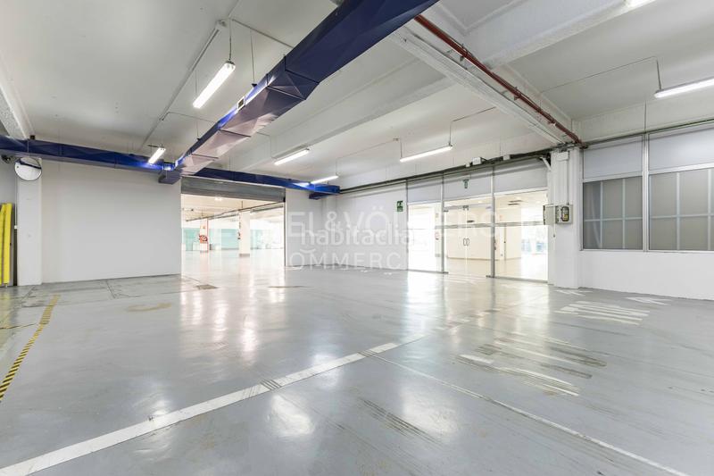 Foto 6700d89d-d7b7-41c3-a850-becb11b4ba55. Alquiler local comercial gran local de 1.500 m en alquiler en Barcelona
