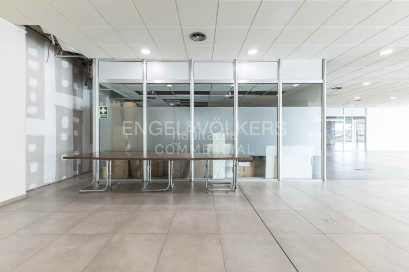 Foto 855a4e5c-9ae1-459f-83ef-cd985b1cfed4. Alquiler local comercial gran local de 1.500 m en alquiler en Barcelona