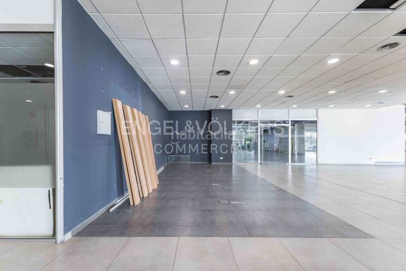 Foto baff89fa-02bb-4ac3-ab0b-6c42123701e3. Alquiler local comercial gran local de 1.500 m en alquiler en Barcelona