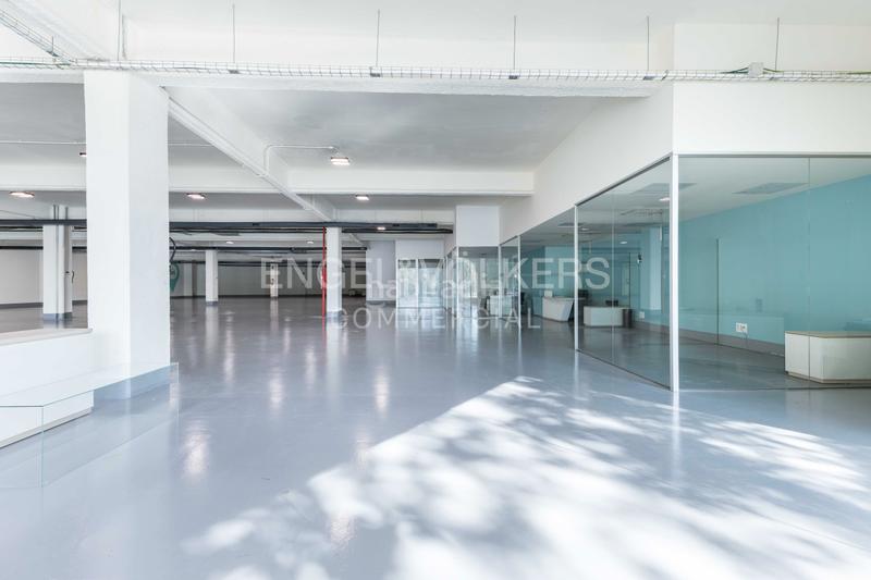 Foto d575f93d-6cbc-4cbe-9b5a-7dc39ebe0248. Alquiler local comercial gran local de 1.500 m en alquiler en Barcelona