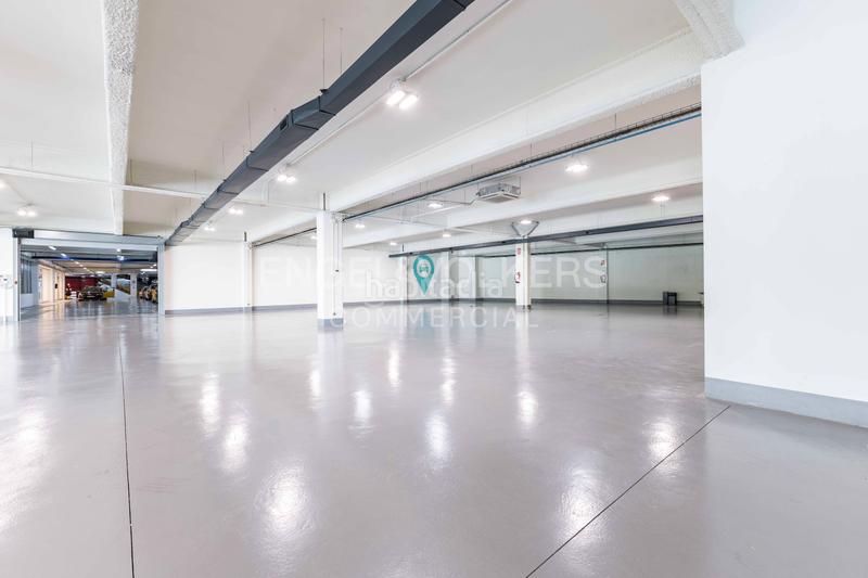 Foto daec984e-3b97-4fdc-9c01-c19a07dba4b1. Alquiler local comercial gran local de 1.500 m en alquiler en Barcelona