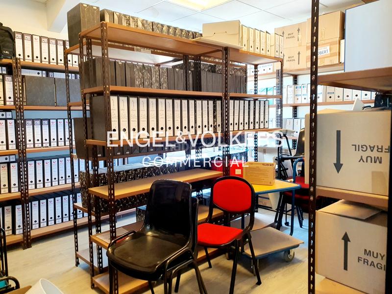 Foto 0b171142-9a74-41f0-a5f0-ec88ae9e6b24. Affitto capannone industriale in Les Planes Sant Joan Despí