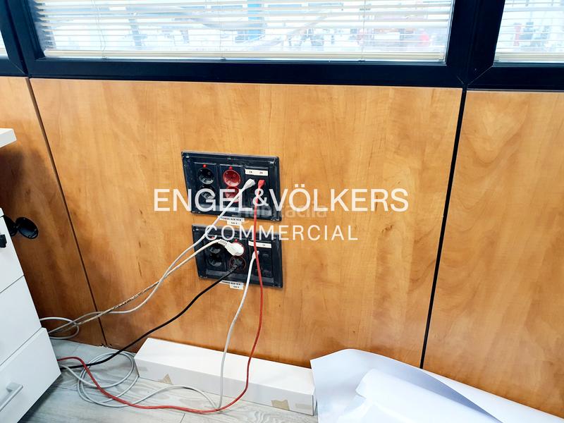 Foto bc0df7df-a1b6-41ee-a561-8dd0beee5419. Affitto capannone industriale in Les Planes Sant Joan Despí