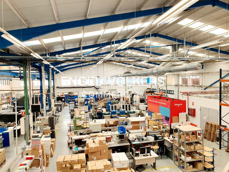 Foto bea6f50f-4370-44da-9fb0-4db099af6a51. Affitto capannone industriale in Les Planes Sant Joan Despí