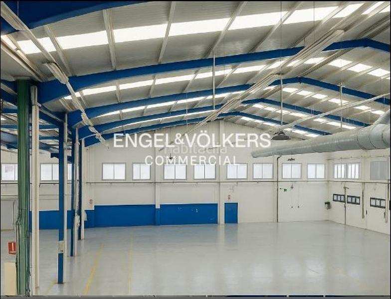 Foto 38798717-633b-40d3-baea-019fc5af2867. Alquiler nave industrial nave aislada tipo c en Les Planes Sant Joan Despí