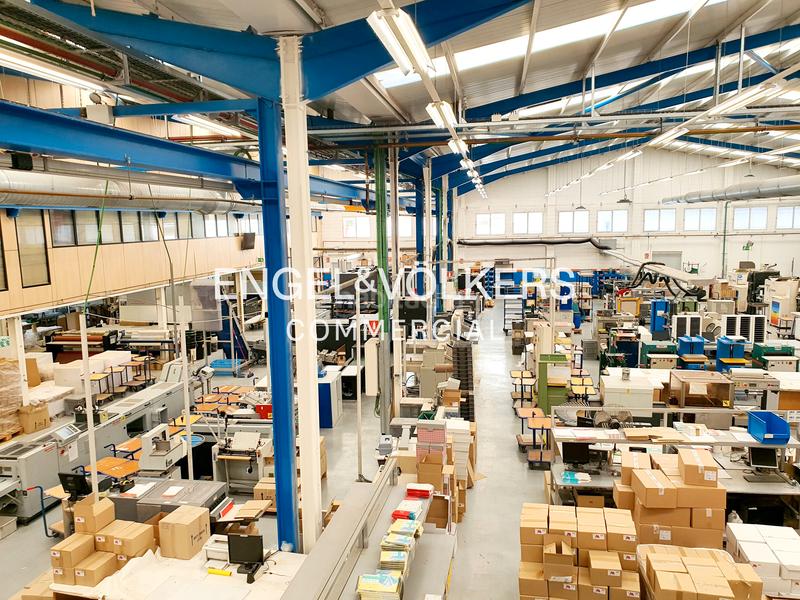 Foto 9c164bcb-d23a-4125-a179-06bb37bc73be. Alquiler nave industrial nave aislada tipo c en Les Planes Sant Joan Despí