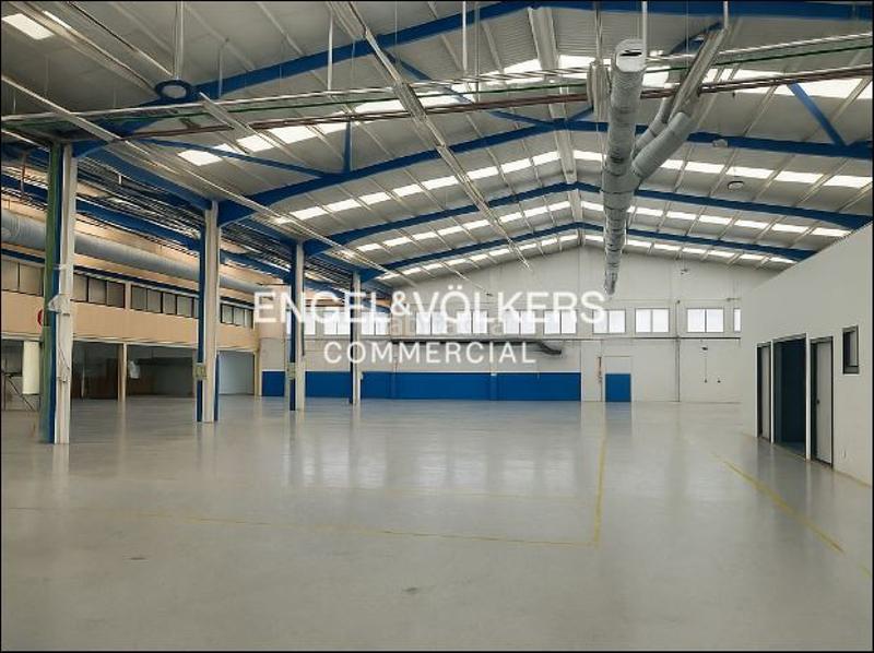 Foto c93d53eb-b34a-4a03-89bb-4e9016b7870e. Alquiler nave industrial nave aislada tipo c en Les Planes Sant Joan Despí