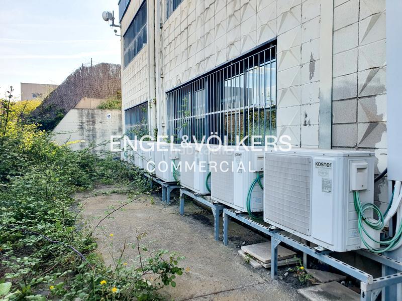 Foto ea1d361d-0737-4b31-a9ce-df38c3bc5122. Location bâtiment à usage industriel dans Les Planes Sant Joan Despí