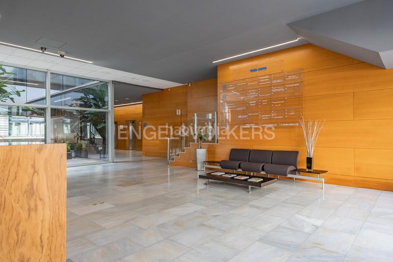 Foto 02bf36fa-79ae-46ef-bdac-3c24c3532ce2. Alquiler oficina alquiler despacho en edificio de oficinas de st cugat en Sant Cugat del Vallès