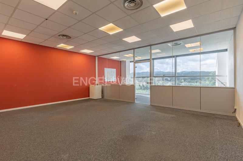 Foto 5cc82417-afe9-4bdb-aee0-4ad0cbc1e467. Lloguer oficina a Eixample Sant Cugat del Vallès