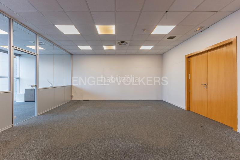 Foto 67439ab8-f504-42ab-9cc2-ec1db281ff7a. Lloguer oficina a Eixample Sant Cugat del Vallès