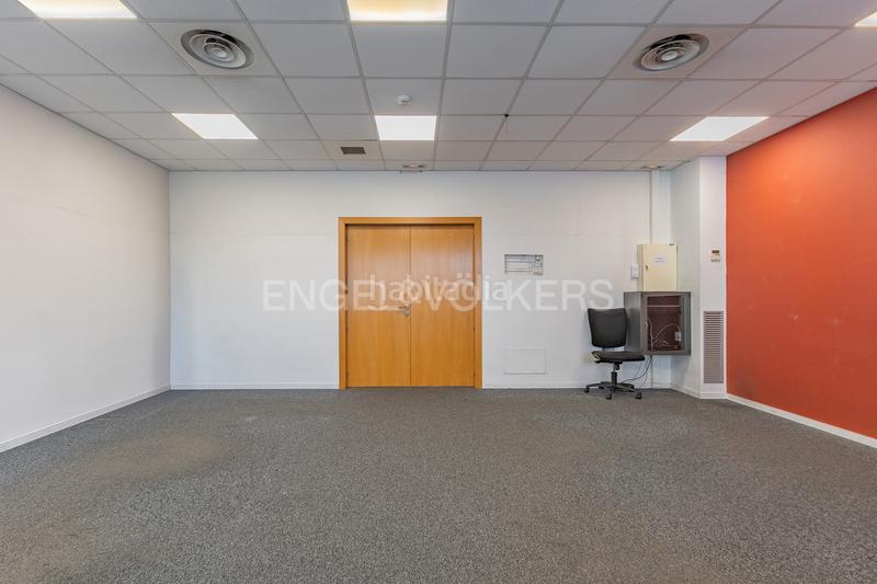 Foto 07373e9e-693f-4e6c-9a85-e88f99f25408. Location bureau dans Eixample Sant Cugat del Vallès