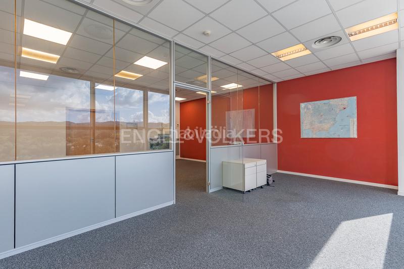 Foto a36b1de5-b78b-4533-8979-226b323fe715. Location bureau dans Eixample Sant Cugat del Vallès