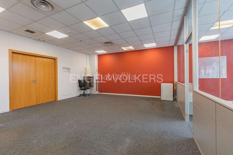 Foto 60e5dc44-cecb-490b-9e17-9462599d07c9. Rent office space in Eixample Sant Cugat del Vallès