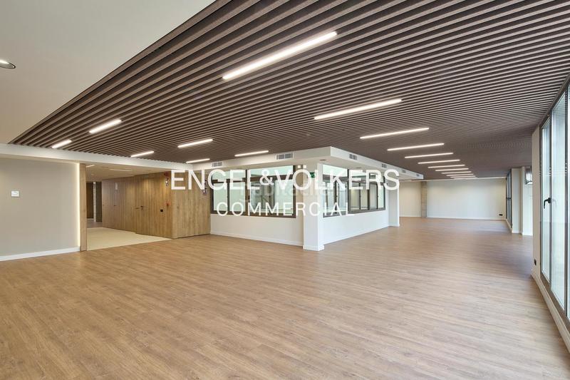 Foto 45e0a0e7-b9a7-44bf-9d26-b36c8c89a699. Location bureau avec parking dans Dreta de l´Eixample Barcelona