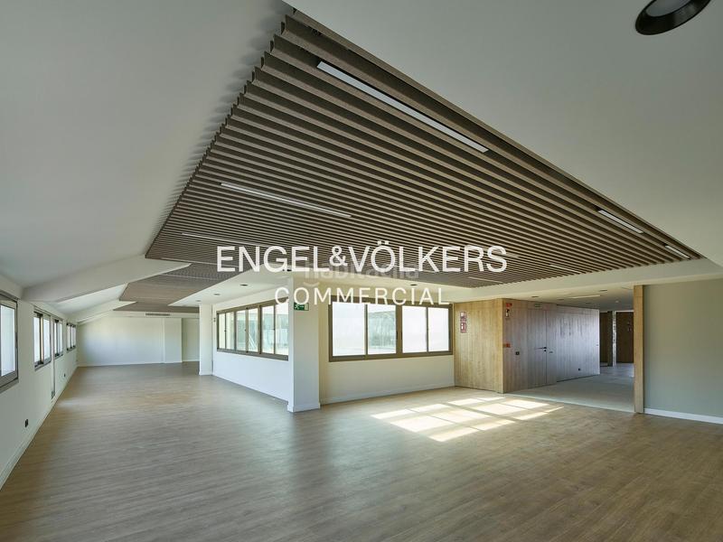 Foto ddc10c68-eaf5-4a2e-b8c2-bd2d3725da4d. Rent office space with parking in Dreta de l´Eixample Barcelona