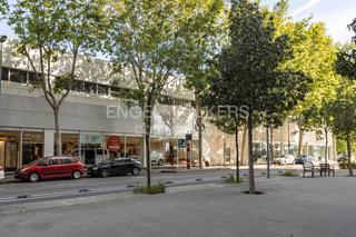 Location Local commercial à La Verneda - La Pau. Gran local de 2.000 m en alquiler