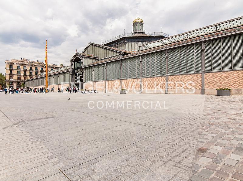 Foto a9e73724-885b-4dac-85cf-95f2856a9005. Affitto locale commerciale con riscaldamento in St. Pere - Sta. Caterina - El Born Barcelona