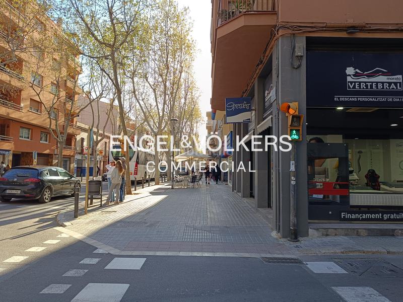 Foto 5b0467a2-c622-4c92-9f0a-52a1fe46fc1f. Alquiler local comercial alquiler excelente local esquina en vilanova en Vilanova i la Geltrú