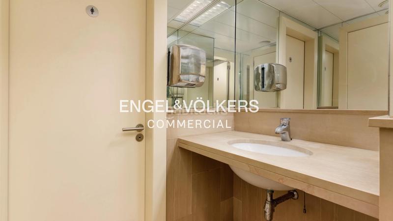 Foto 6b01b957-81eb-4092-8b1a-0a9186d0208b. Alquiler oficina  con terraza junto paseo de gracia en Barcelona