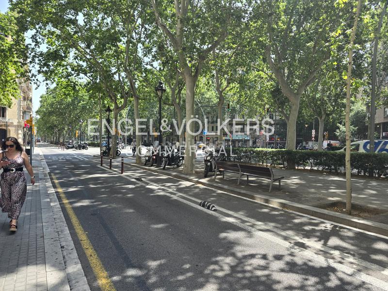 Foto d2f16549-c23e-43d4-8e1f-ba99398cf167. Location local commercial dans La Nova Esquerra de l´Eixample Barcelona