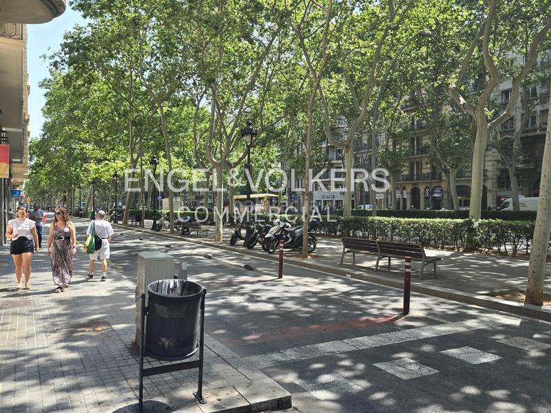 Foto 5ed4c87a-20f9-4e2b-aefa-bb3b832b26d8. Rent business premise in La Nova Esquerra de l´Eixample Barcelona