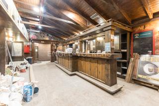 Location Local commercial à Sagrada Família. Local de 146m2 en alquiler con salida de humos en el barrio de l