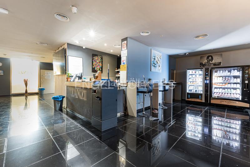 Foto 0e785da8-4ba4-499a-8c56-9cfc2ef2641a. Local comercial a La Vila Olímpica del Poblenou Barcelona